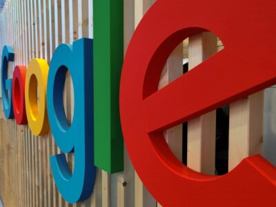 Wystawianie opinii Google a odkrywanie nisz: Jak specjalistyczne branże wykorzystują recenzje do budowania autorytetu